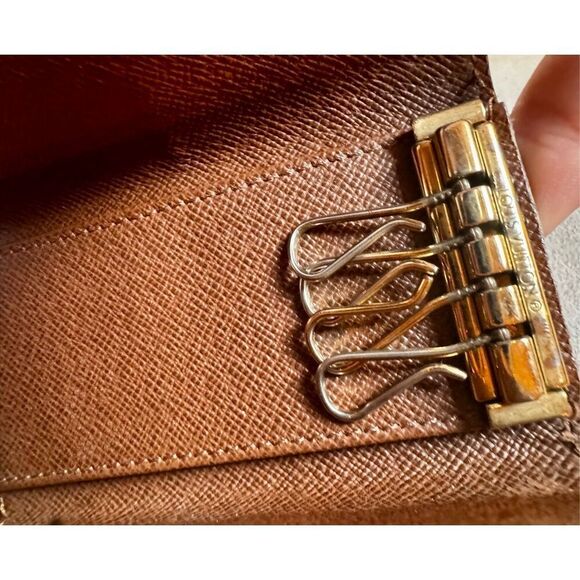 Louis Vuitton Monogram key case ✨ Vintage ✨ Authentic - Picture 5 of 11